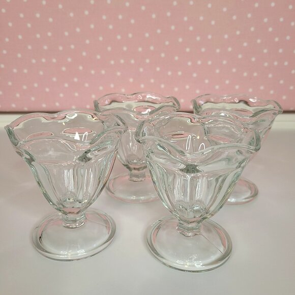4 Vintage Anchor Hocking Tulip Dessert Dishes Clear Glass 4" Tall - Picture 1 of 4